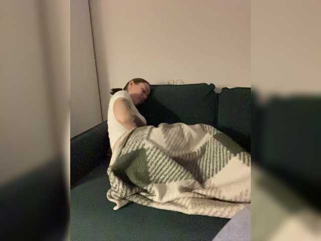 IRAONIC's BongaCams show and profile