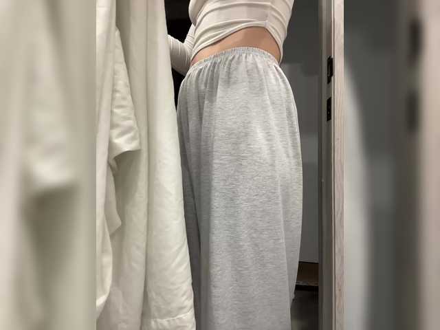 IRAONIC's BongaCams show and profile