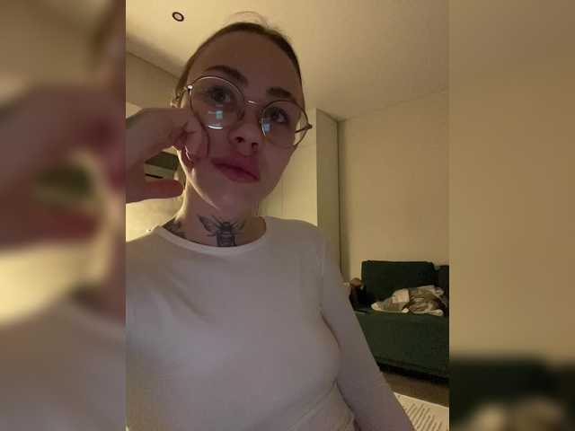 IRAONIC's BongaCams show and profile