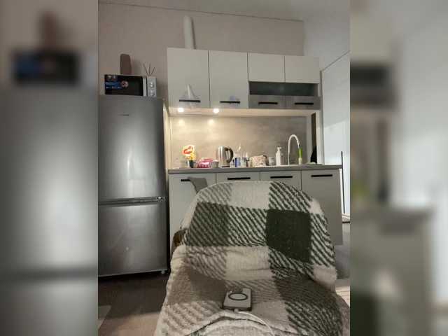 IRAONIC's BongaCams show and profile