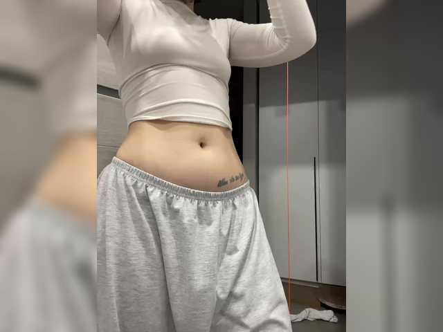 IRAONIC's BongaCams show and profile