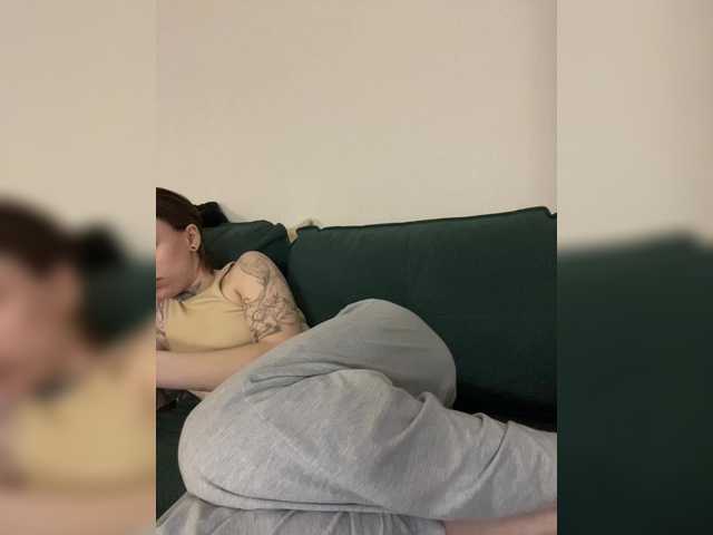 IRAONIC's BongaCams show and profile