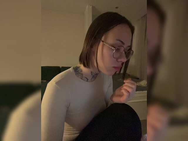 IRAONIC's BongaCams show and profile