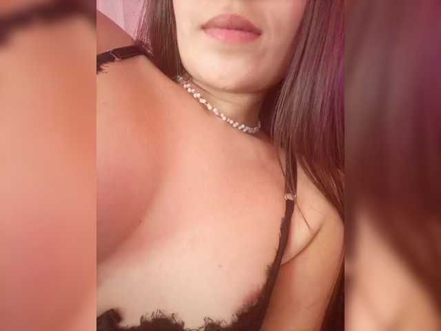 RossieSmith's BongaCams show and profile