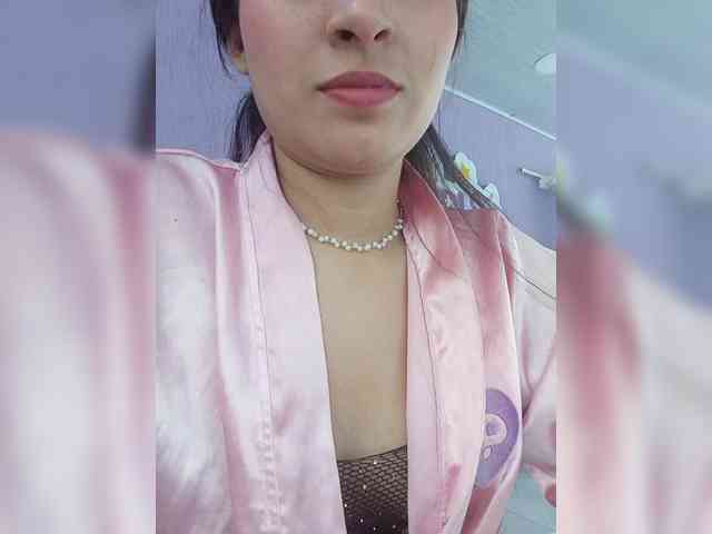 RossieSmith Live Webcam on BongaCams