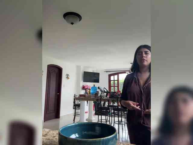 Therealcamilabaddie webcam