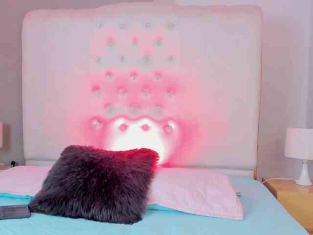 MelodyNahomi webcam