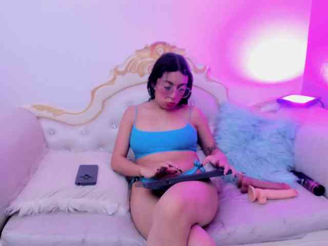 EvelynHarpee Live Webcam on BongaCams