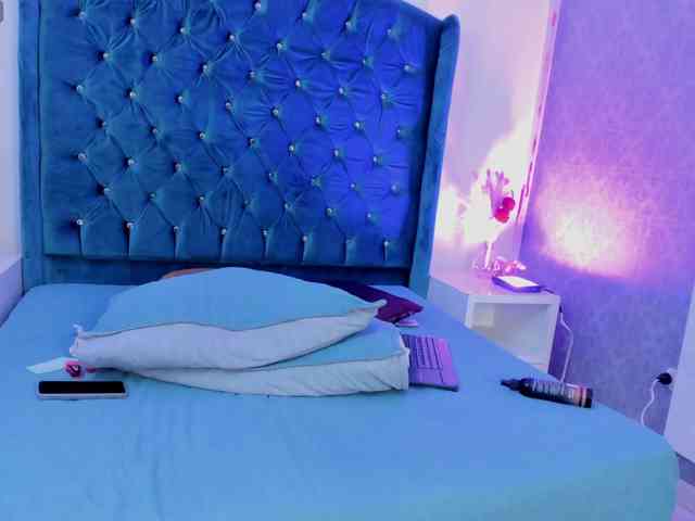 EvelynHarpee Live Webcam on BongaCams