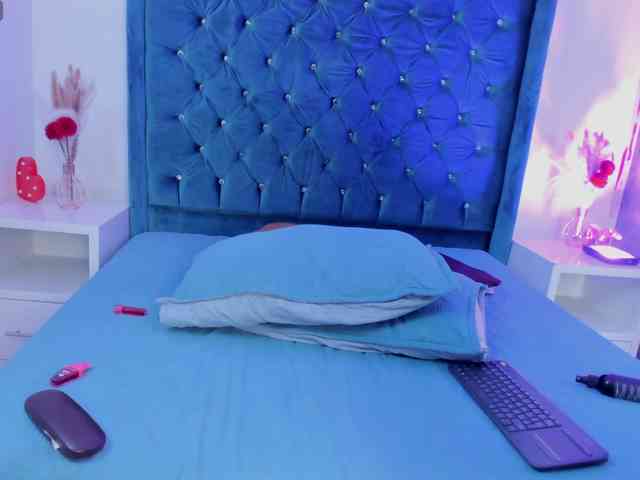 EvelynHarpee Live Webcam on BongaCams