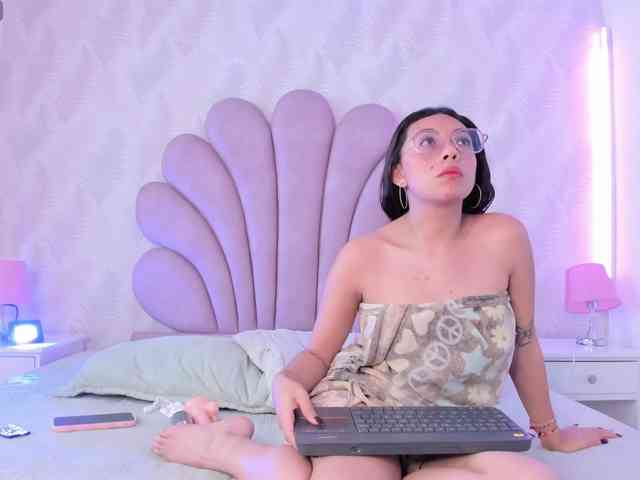 EvelynHarpee webcam