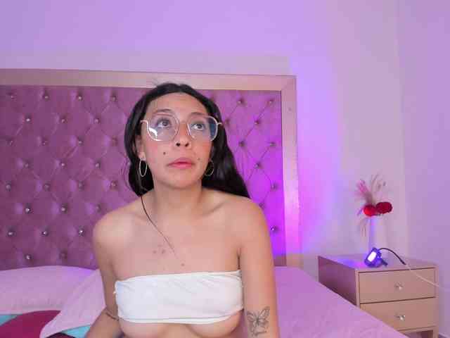 EvelynHarpee webcam