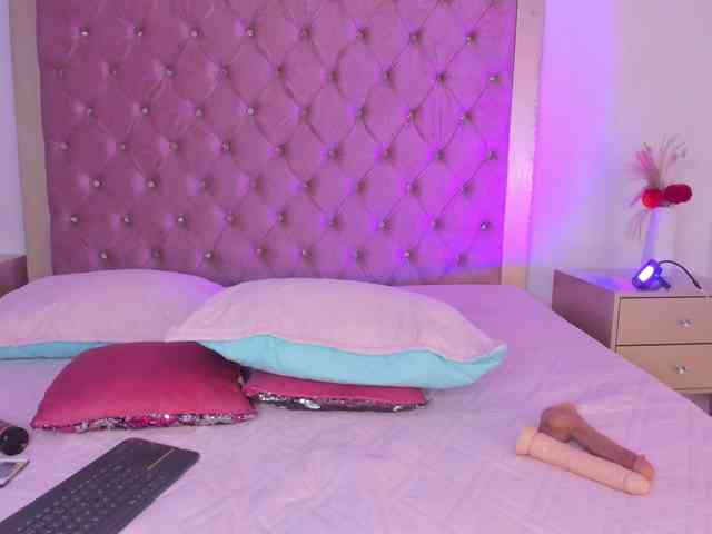 EvelynHarpee webcam
