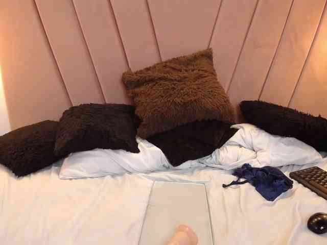 Emilyvalencia Live Webcam on BongaCams