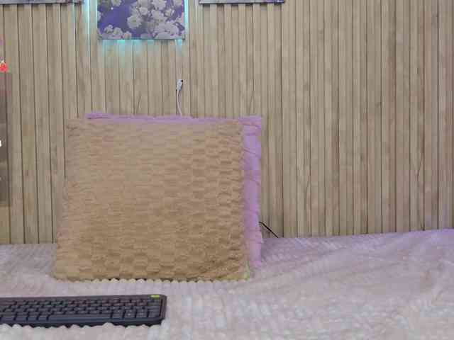 Moon-celeste Live Webcam on BongaCams