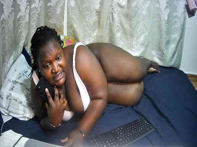 chubby-pritty Live Webcam on BongaCams