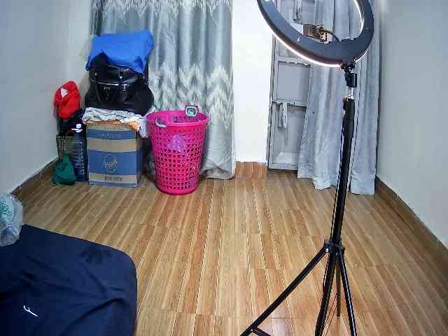 chubby-pritty webcam