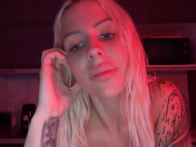 модель Sofiaae