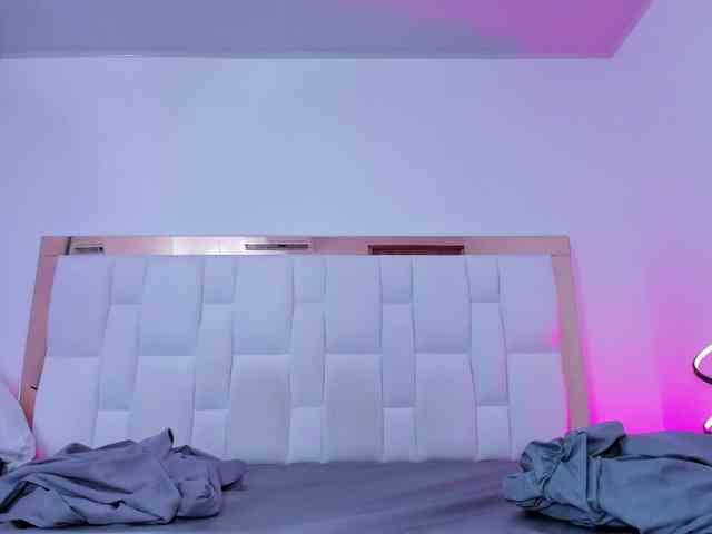 Mia-everly Mia-everly