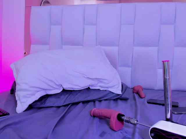 Mia-everly Mia-everly