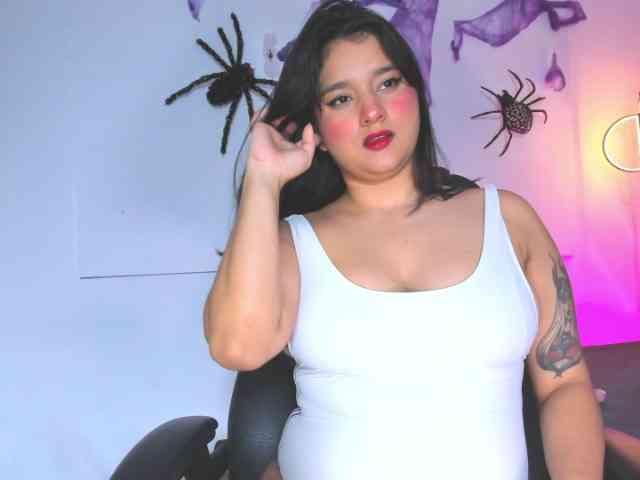 Mia-everly webcam