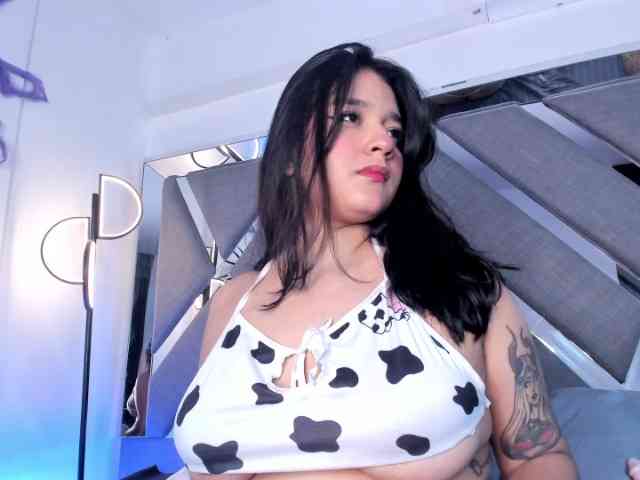 Mia-everly webcam