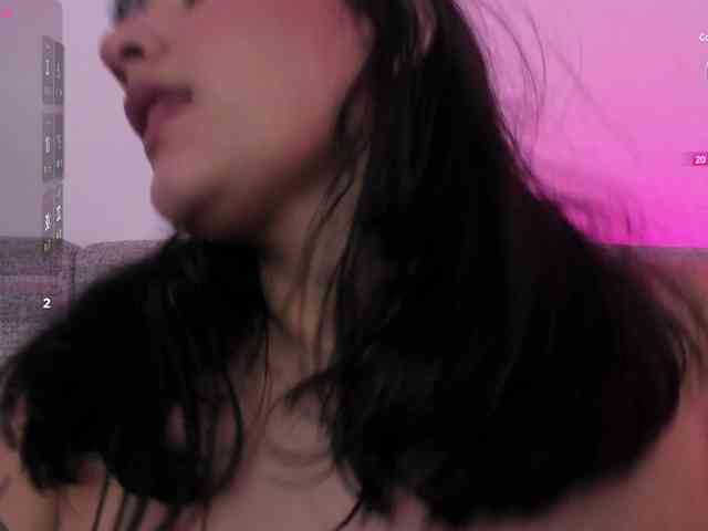 Mia-everly webcam