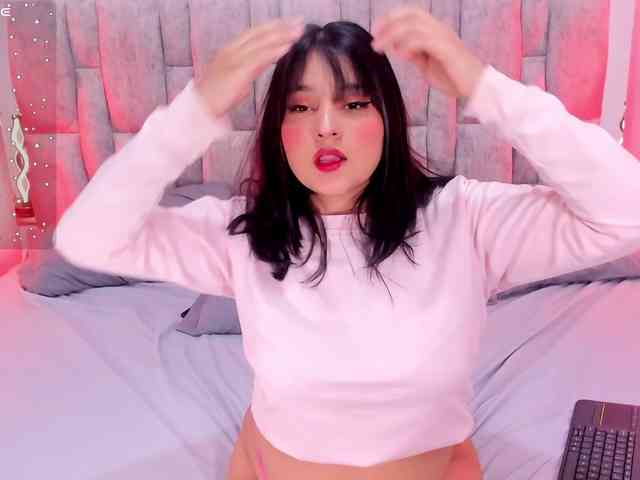 Mia-everly webcam