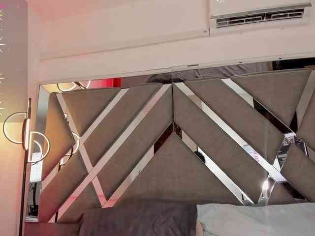 Mia-everly webcam