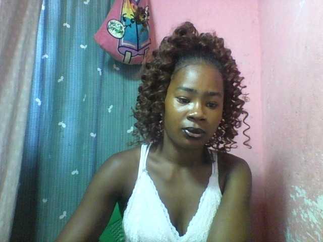 nomenen Live Cam on BongaCams