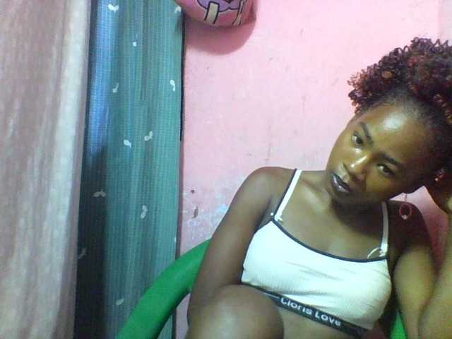 nomenen Live Cam on BongaCams