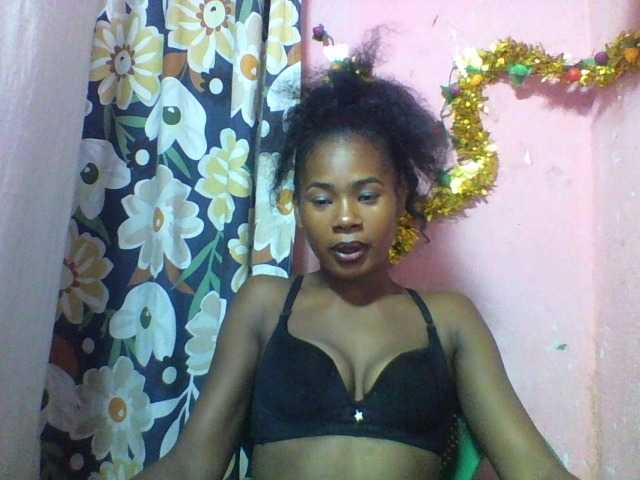 nomenen, une amatrice française avec qui discuter et avoir du sexe