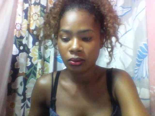 nomenen Live Webcam on BongaCams