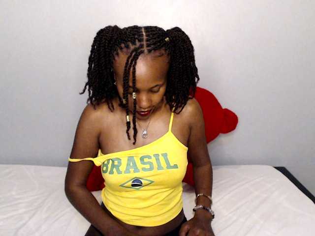 Discover summerqueens from BongaCams