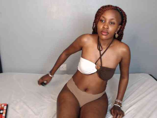 summerqueens Live Webcam on BongaCams