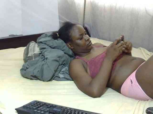 Creamykiteey webcam