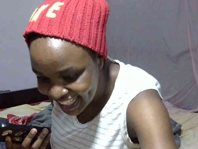 Creamykiteey webcam