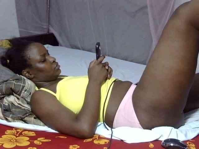 Creamykiteey webcam