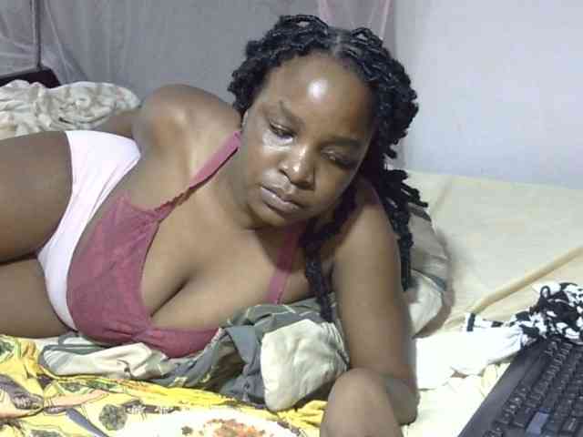 Creamykiteey webcam