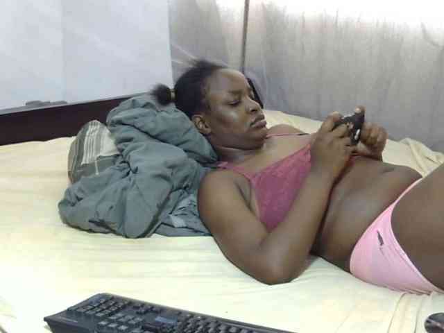 Creamykiteey webcam