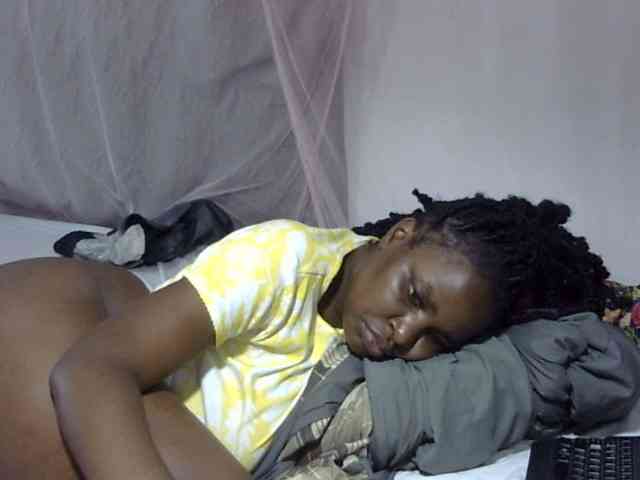 Creamykiteey webcam