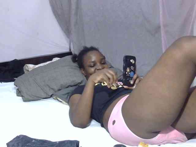 Creamykiteey webcam
