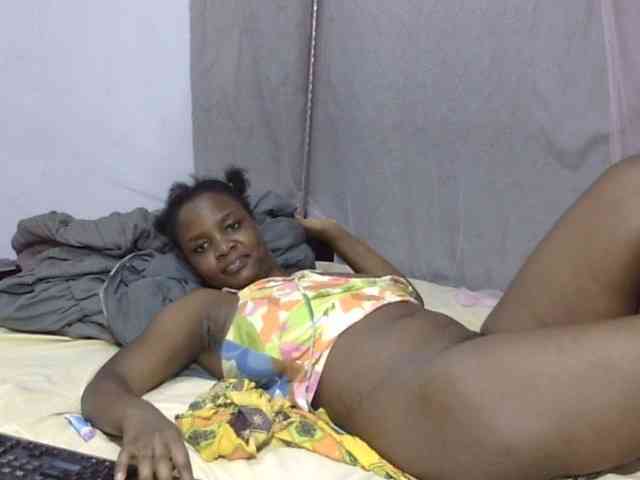 Creamykiteey webcam