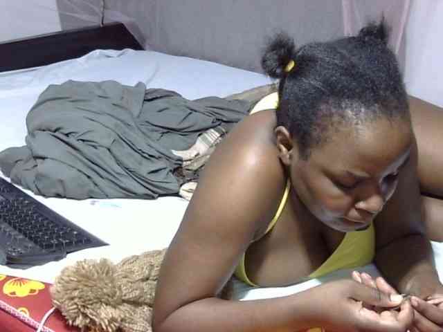 Creamykiteey webcam