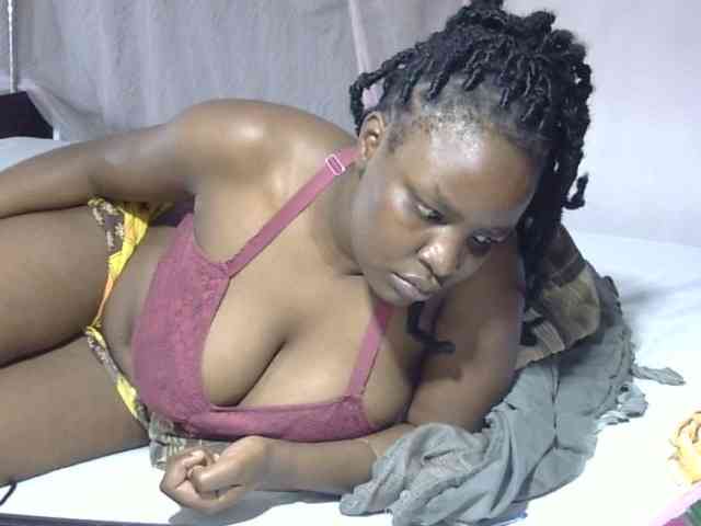 Creamykiteey webcam
