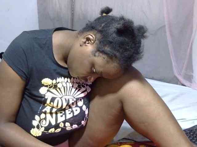 Creamykiteey webcam
