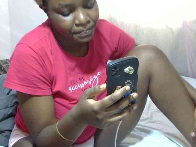 Creamykiteey webcam
