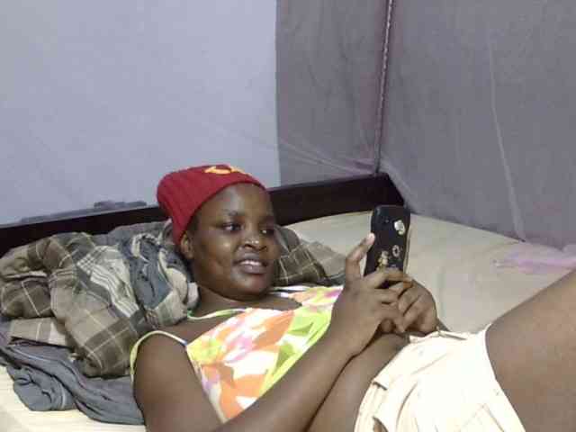 Creamykiteey webcam