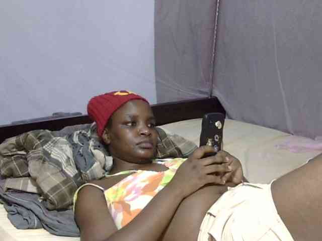 Creamykiteey webcam
