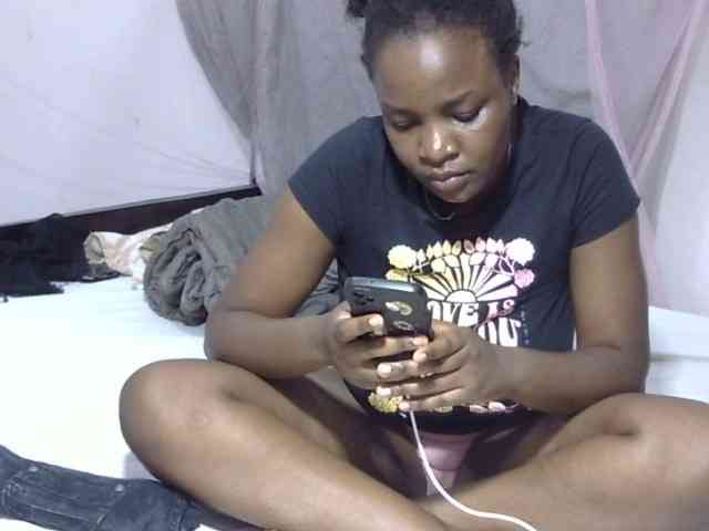 Creamykiteey webcam